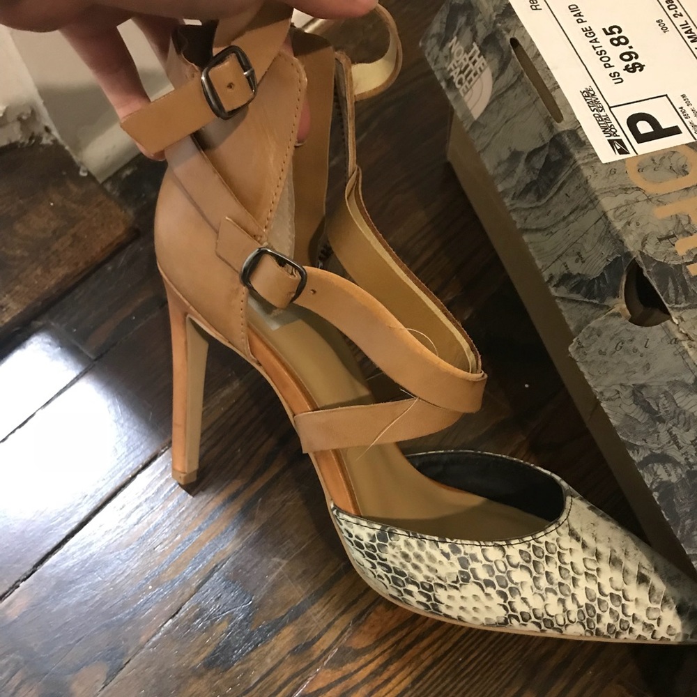 DV snakeskin Heels